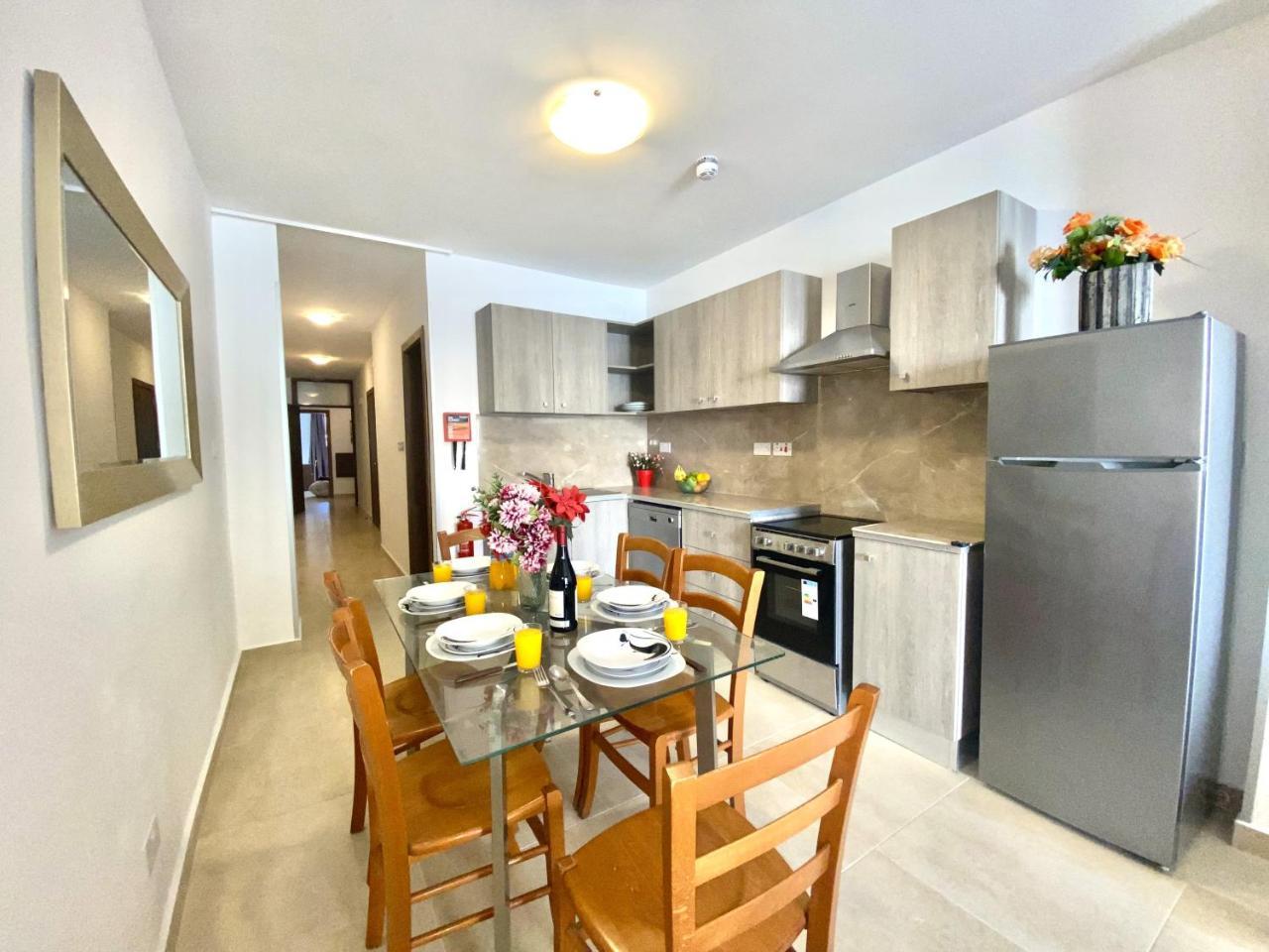 Sea Bliss Apartments with Terrace Just Off Seafront in St Paul's Bay - by Getawaysmalta 2