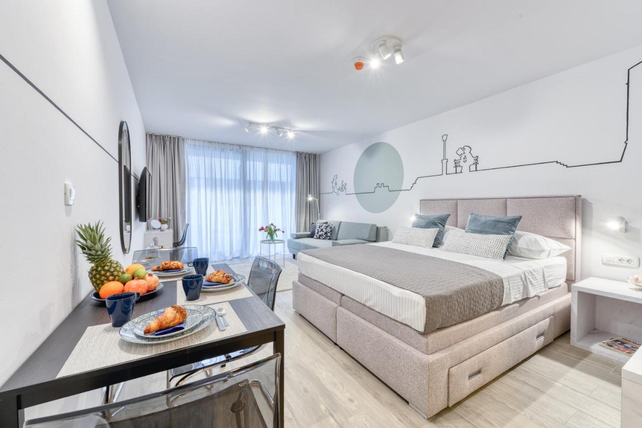 Hica Apartments la Linea Studio Apt with Balcony 1