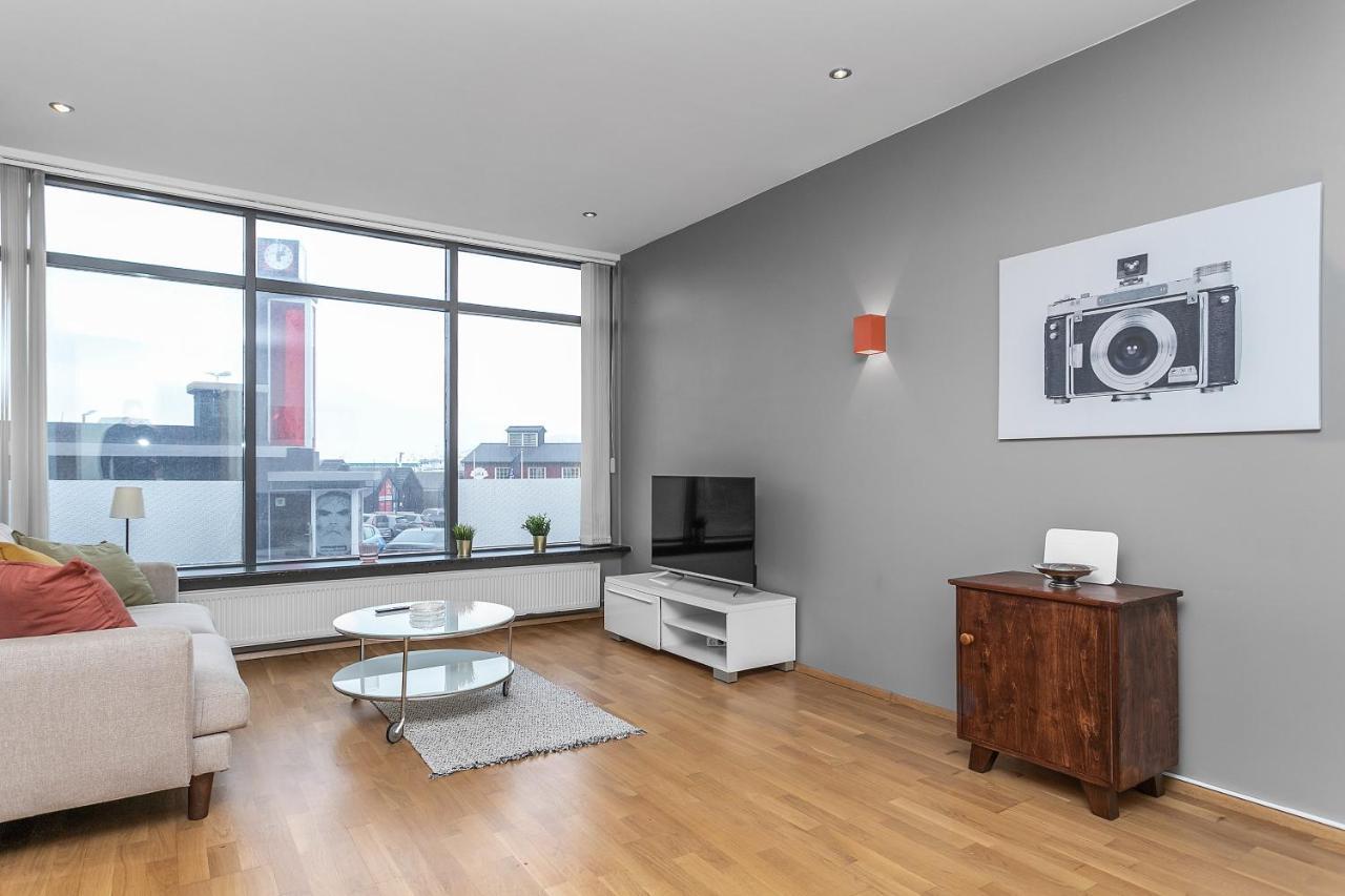 Sunny Apartment - by the Sea in City Center