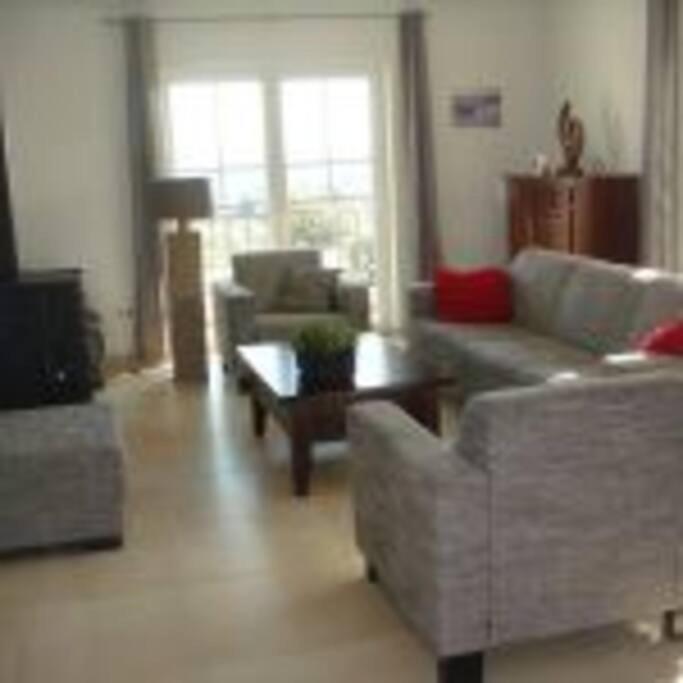 6 Persoons Woning Met Zwembad. Rustig Gelegen. 1