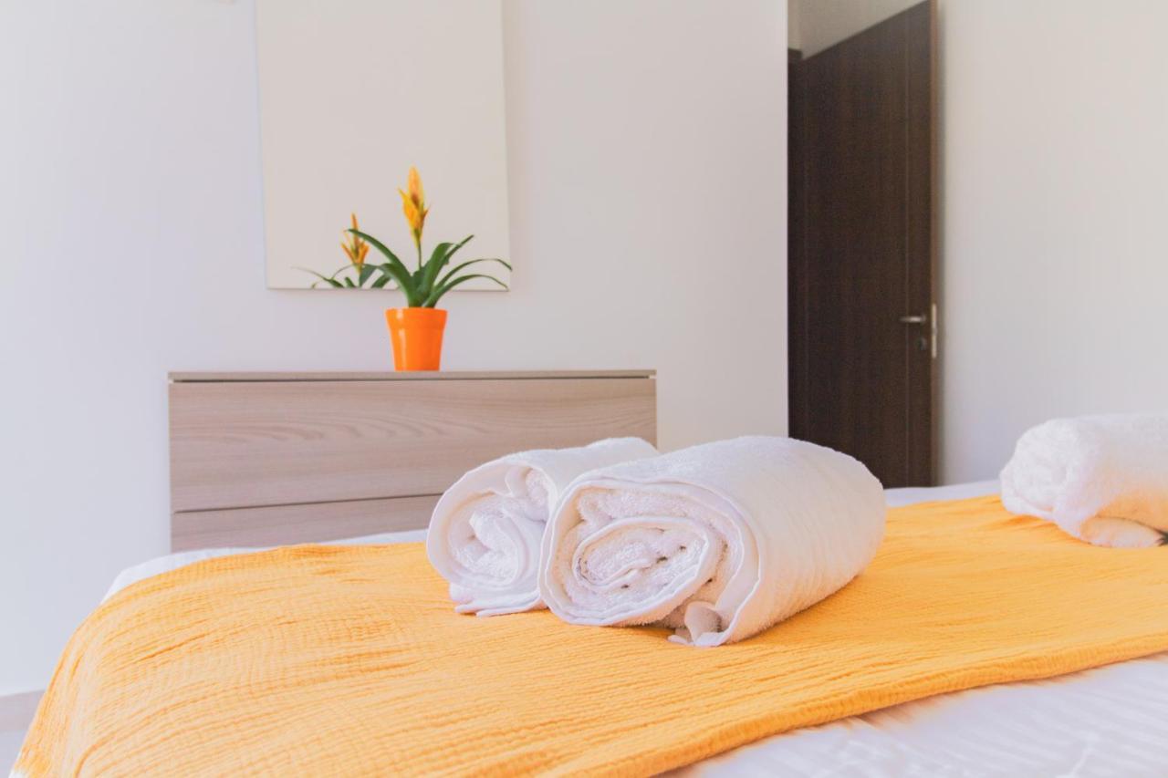 Unique 2 Bedroom in Amazing Location Near the Sea 1