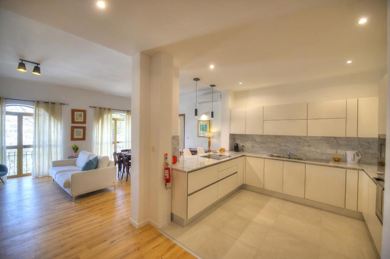 Large And Comfortable 2-Bedroom Apartment in St. Julian's Dbri1-1 1