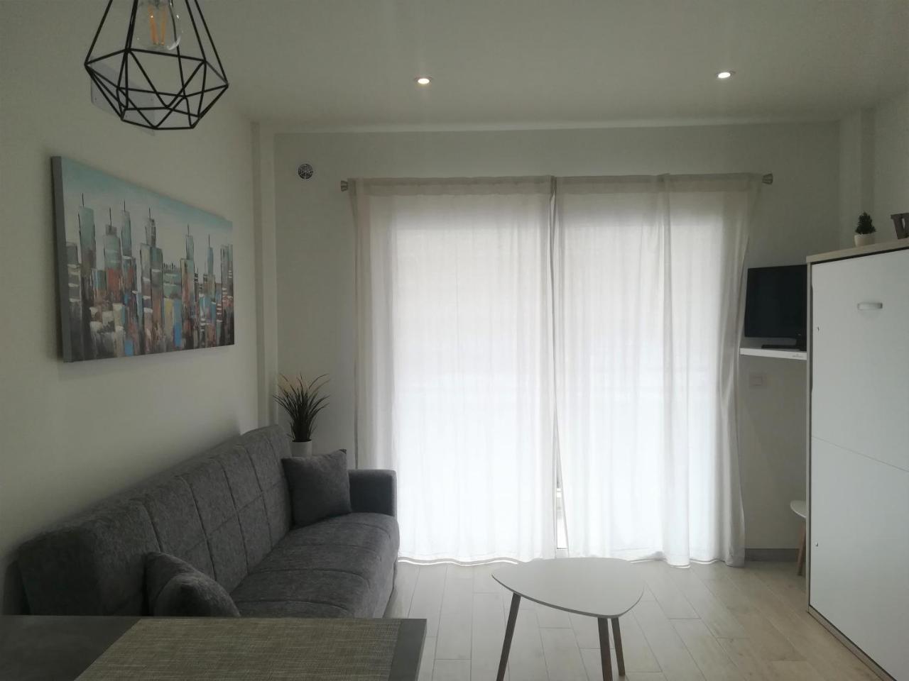 Acogedor Estudio Con Piscina Y Cerca de la Playa 1