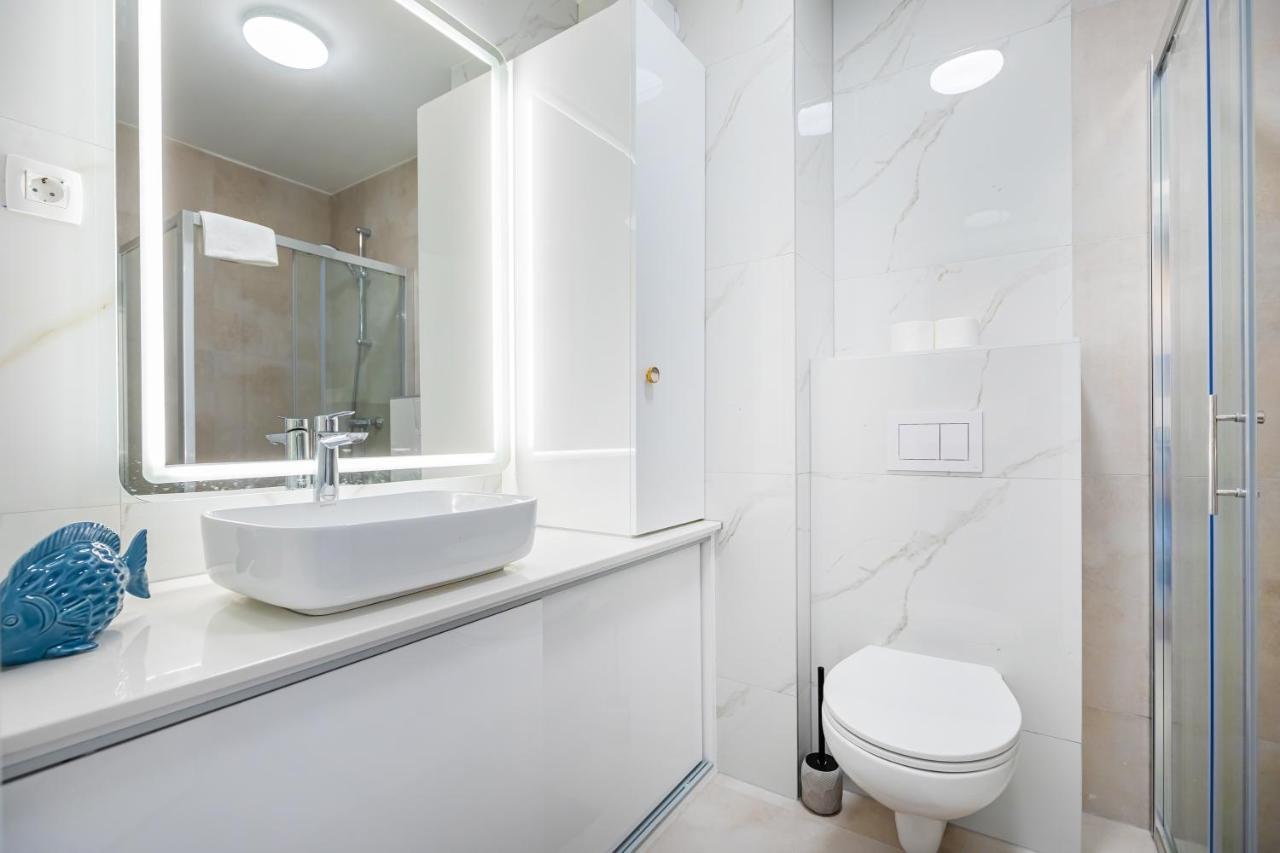 Stella Lovely Studio with Balcony And Free Parking 2