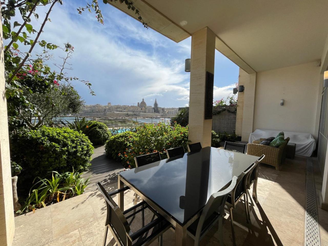 Luxury Apartment Facing Valletta 1