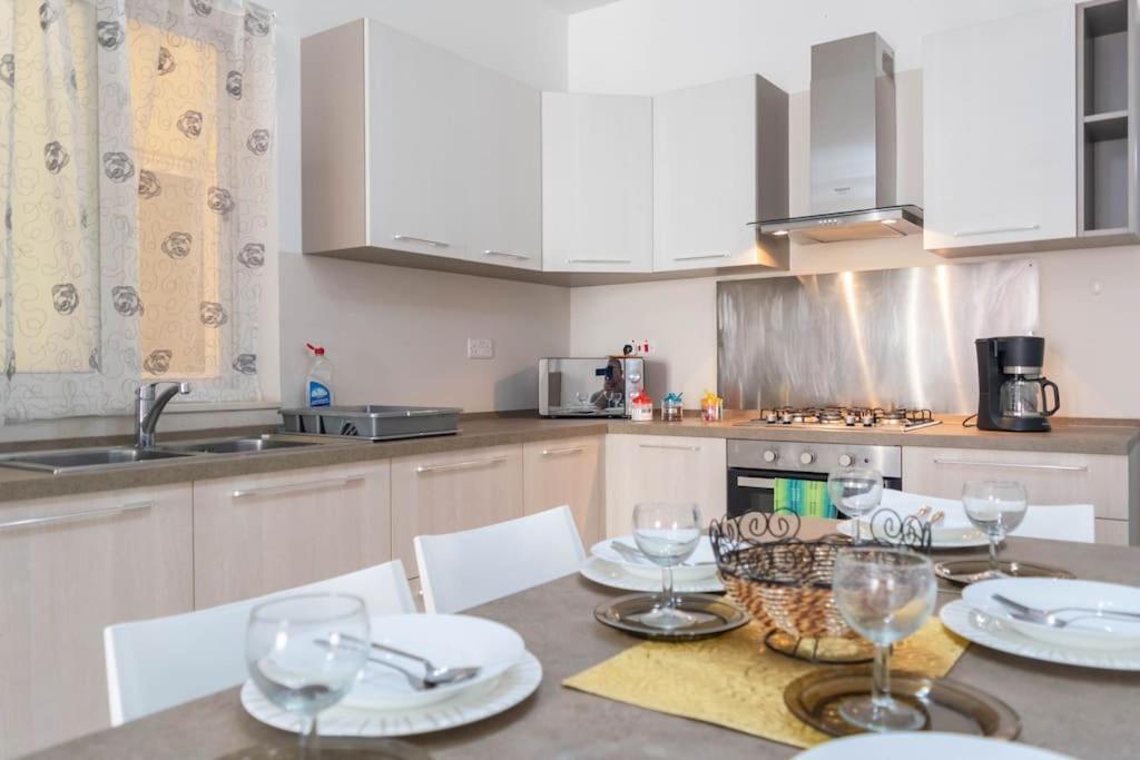 Cozy Apartment Close To the Sea 4 1