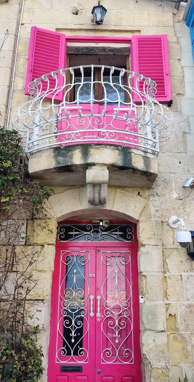 1500 Little Pink House in Kalkara Creek 1