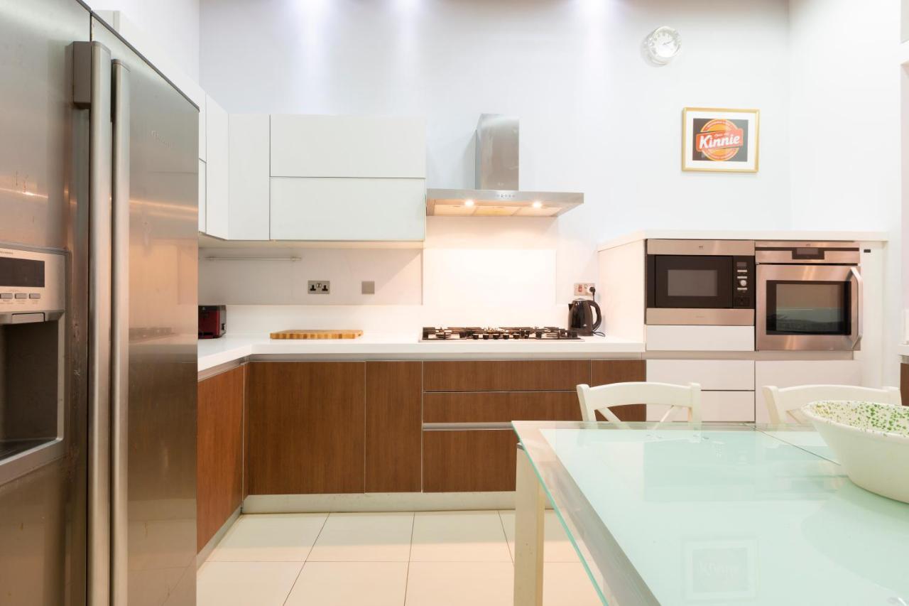 Dc36 -Spacious&Stylish 3 Bedroom Flat. Prime Zone 2