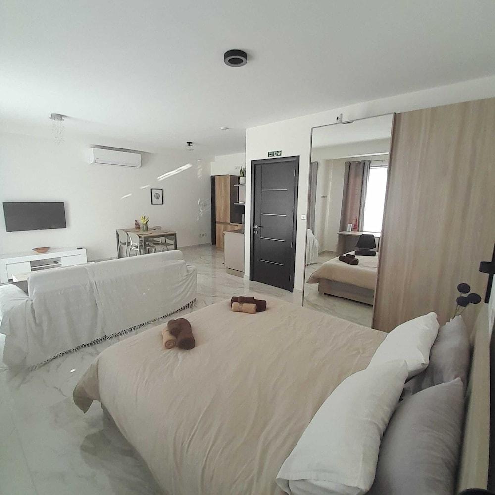 Inviting 1-Doublebed Apartment in Qawra 2