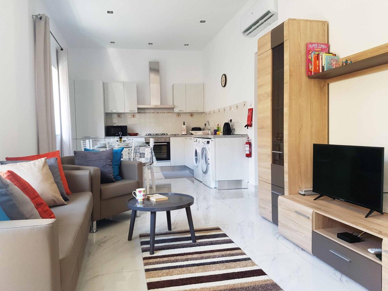 Ac1- Prime Location 3 Bedroom Apt in St.Julian's