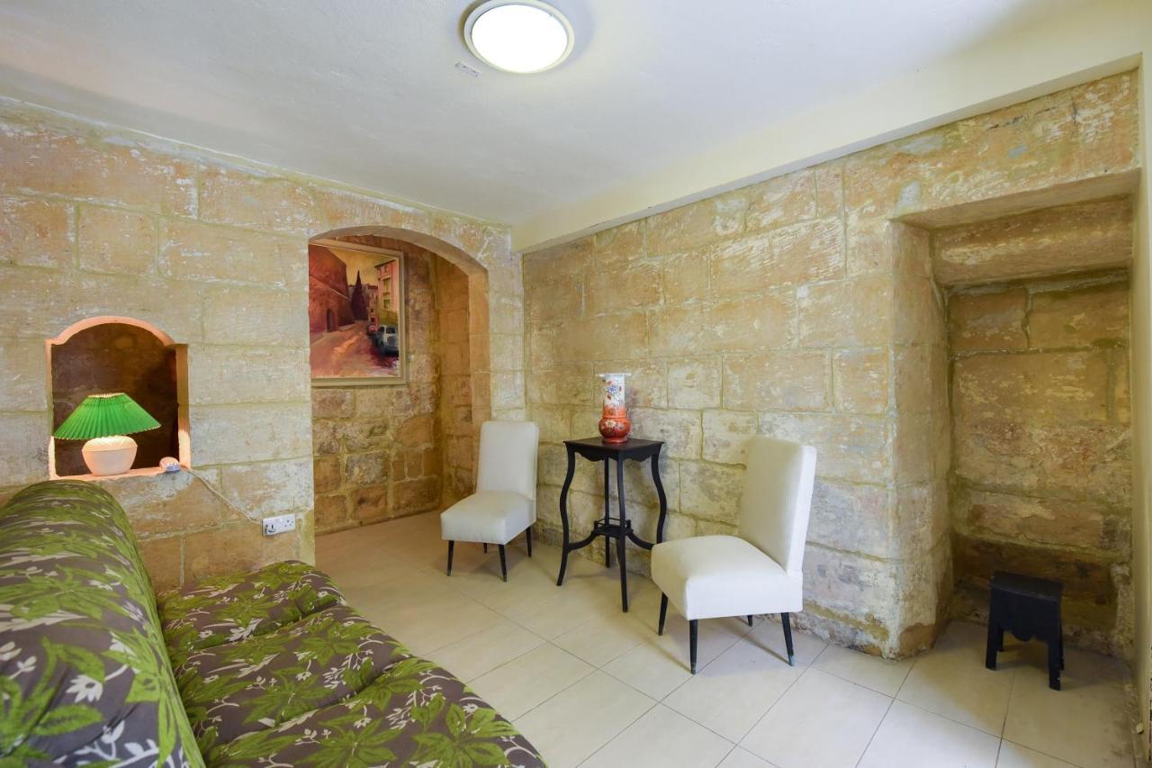 Vlt214- Valletta 2 Bedroom Townhouse