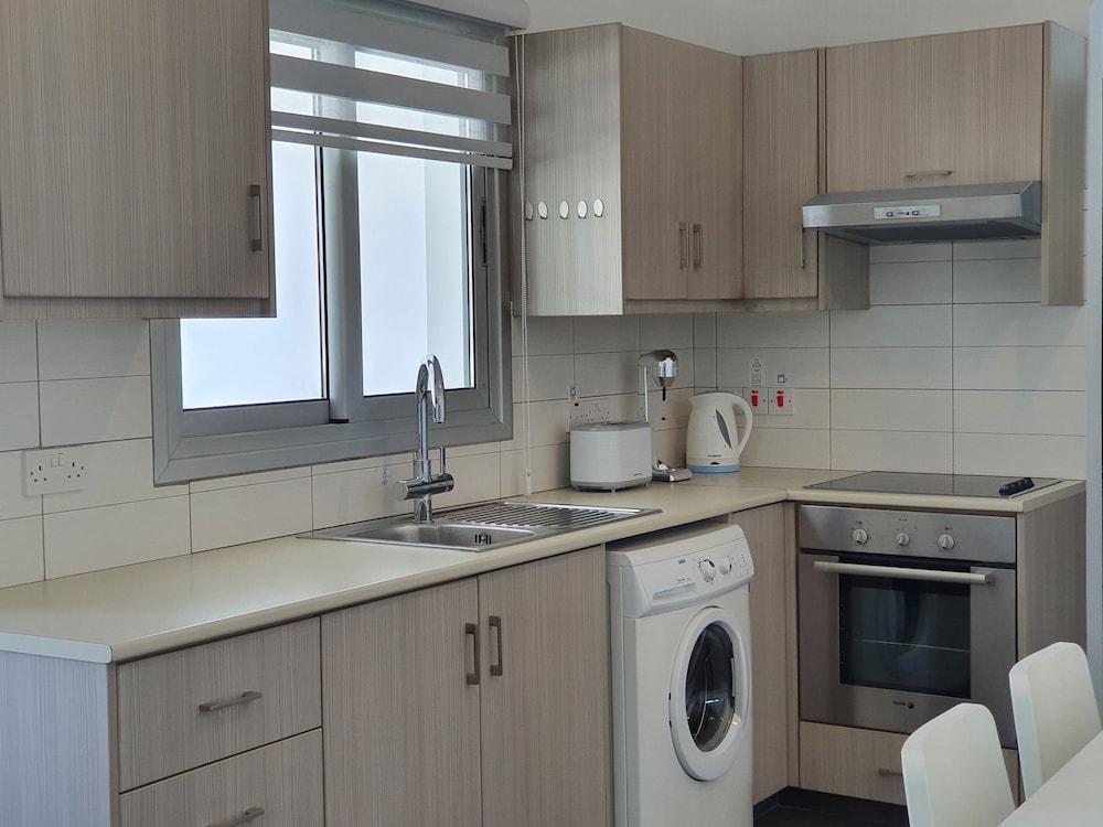 Phaedrus Living City Flat Demetra 102 2