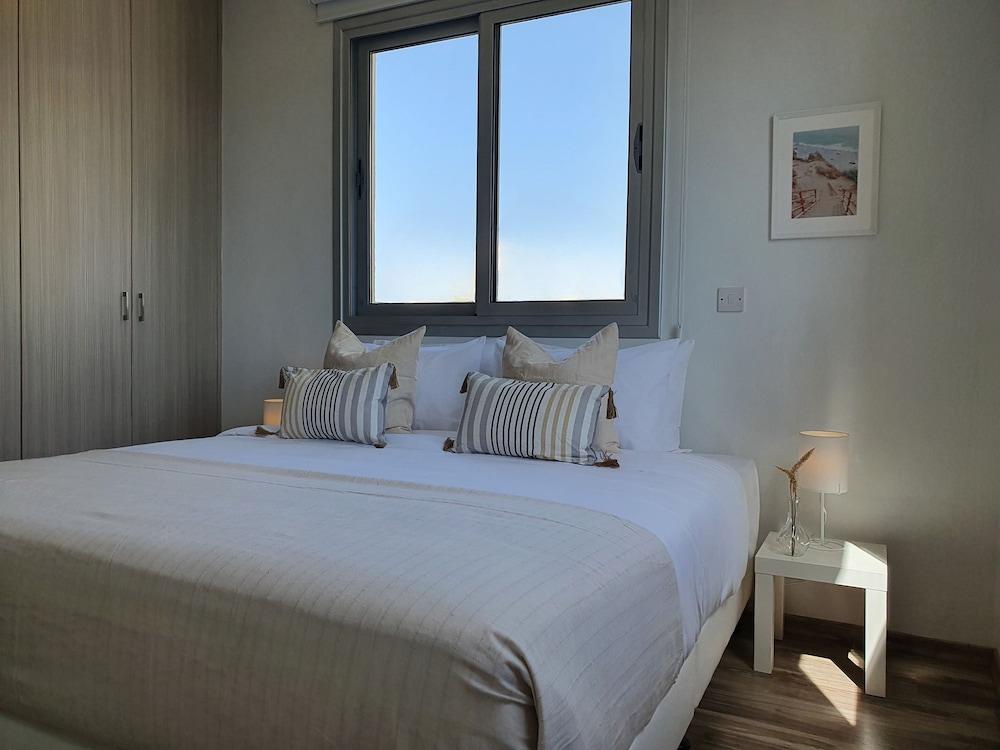 Phaedrus Living City Flat Demetra 102 1