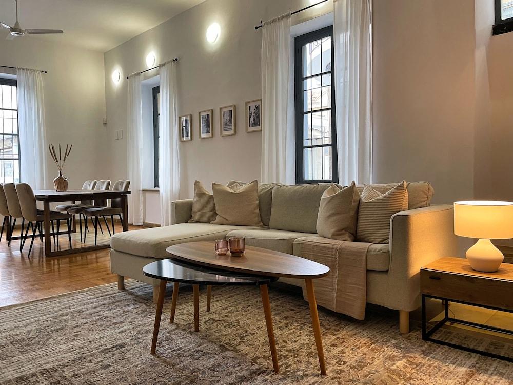 Phaedrus Living Cozy House Aischylou