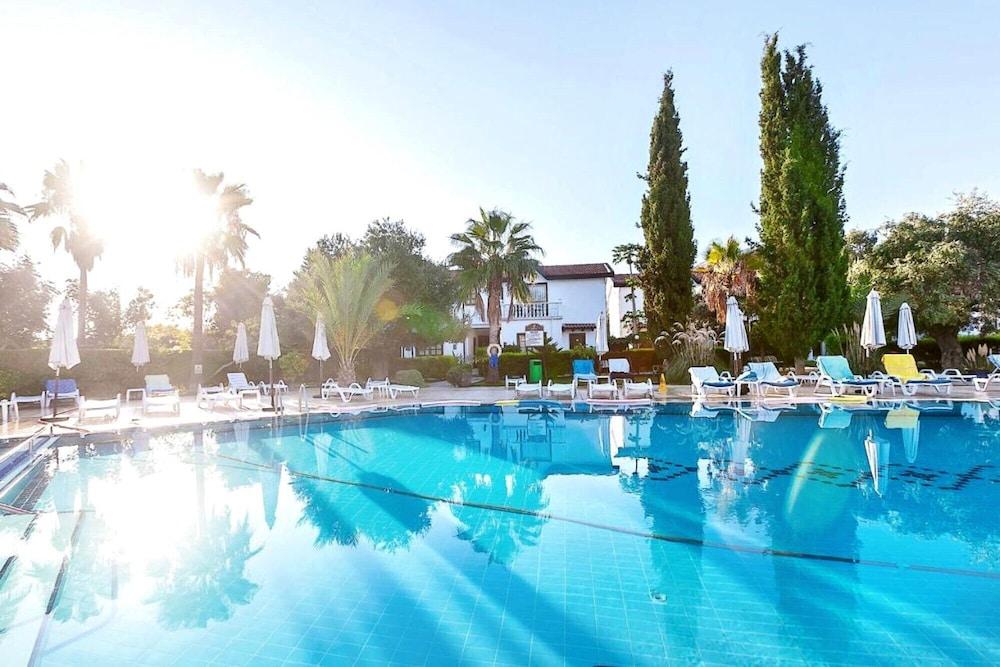 Flat with Shared Pool And Nature View in Kyrenia 2