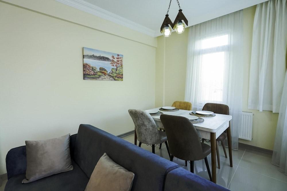 Central And Comfy Flat with Balcony in Muratpasa 2