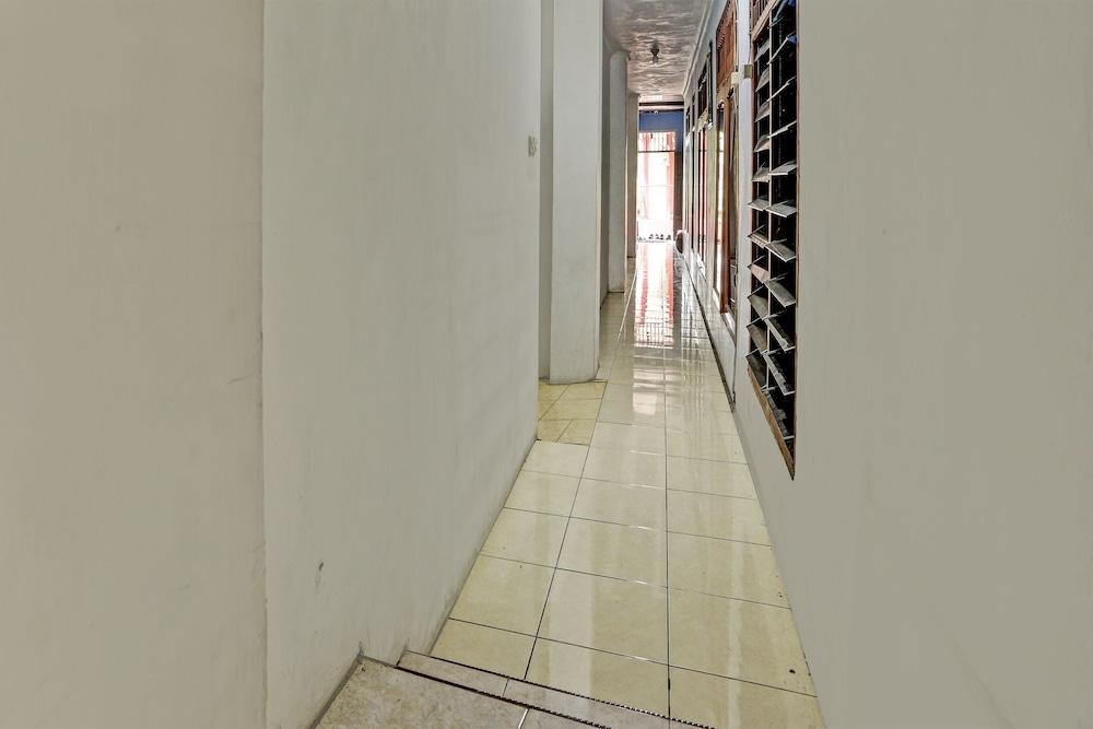 Spot on 92208 Hotel Andira Syariah 2