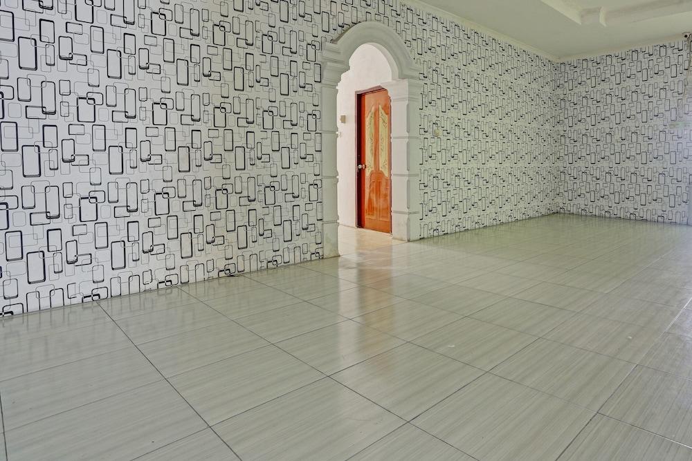 Spot on 92208 Hotel Andira Syariah 1