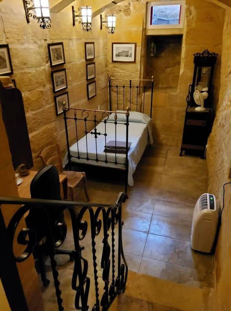 Valletta Ta' Golina Corner House