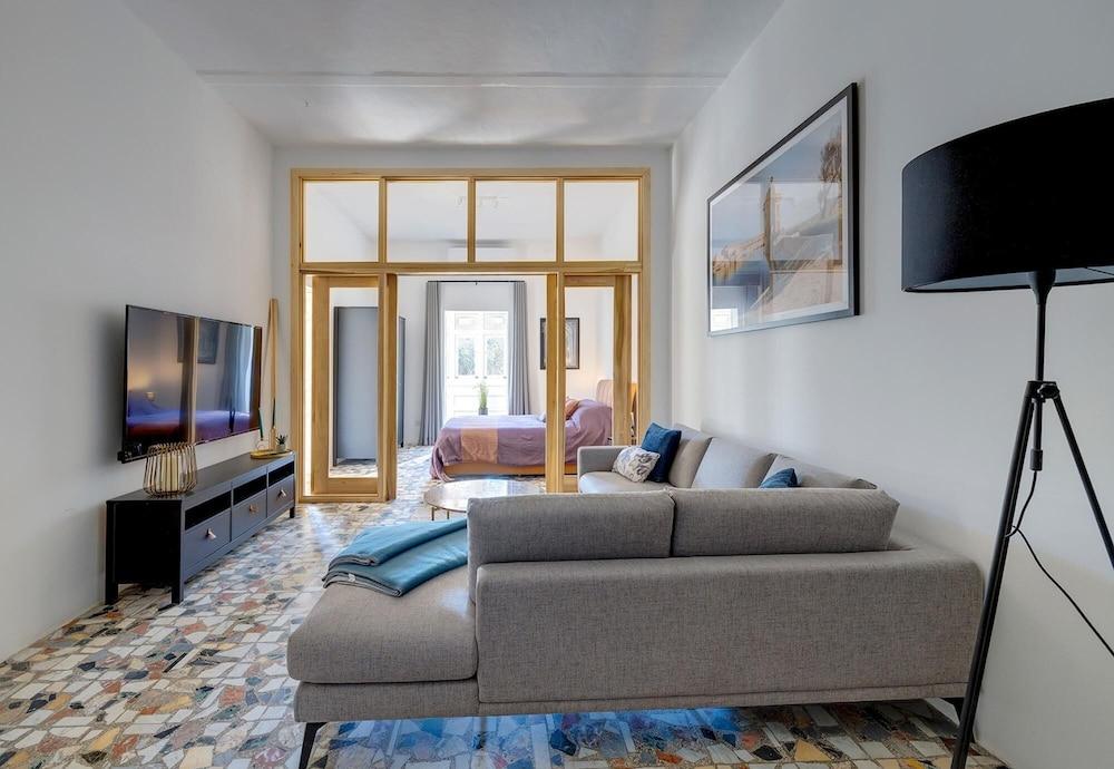 Contemporary Apartment Close To Valletta 1