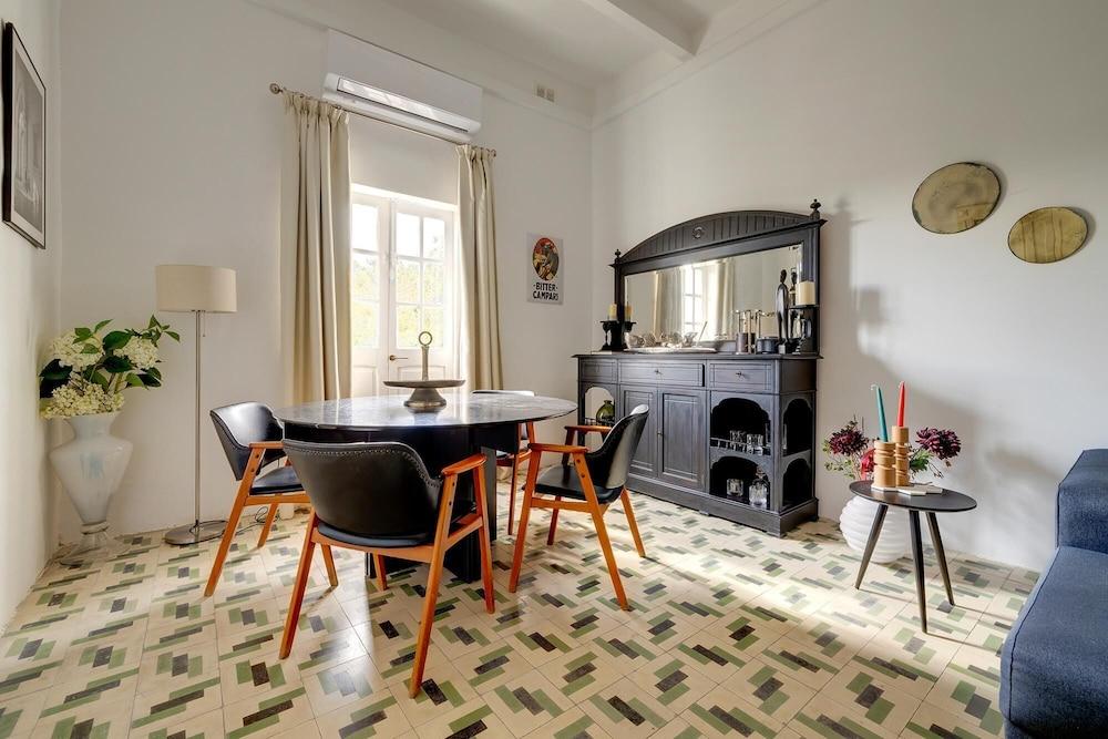 Stylish Apartment Steps From the Capital