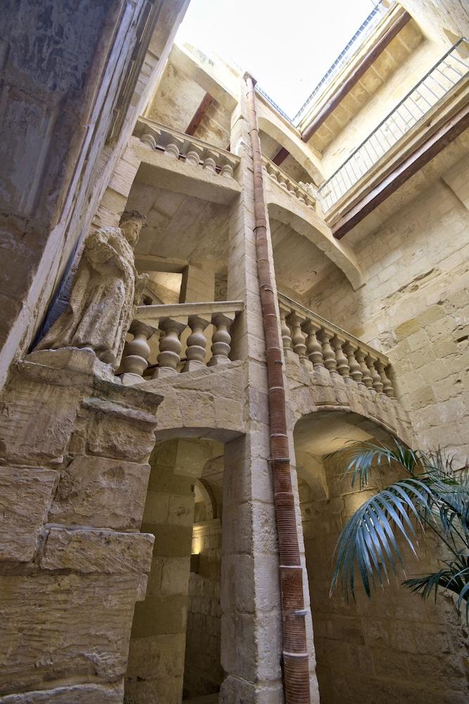 Rose of Rhodes Palazzo