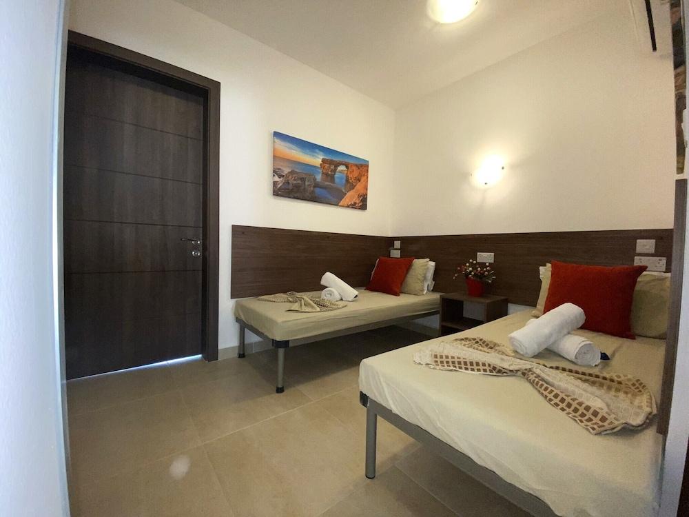 Sea Bliss 1 Bedroom Apartments by Getawaysmalta 2