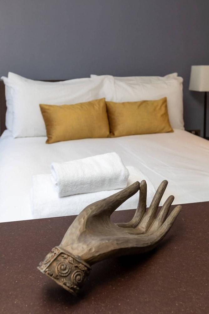 Stunning 3 Bedroom Flat in Covent Garden 1