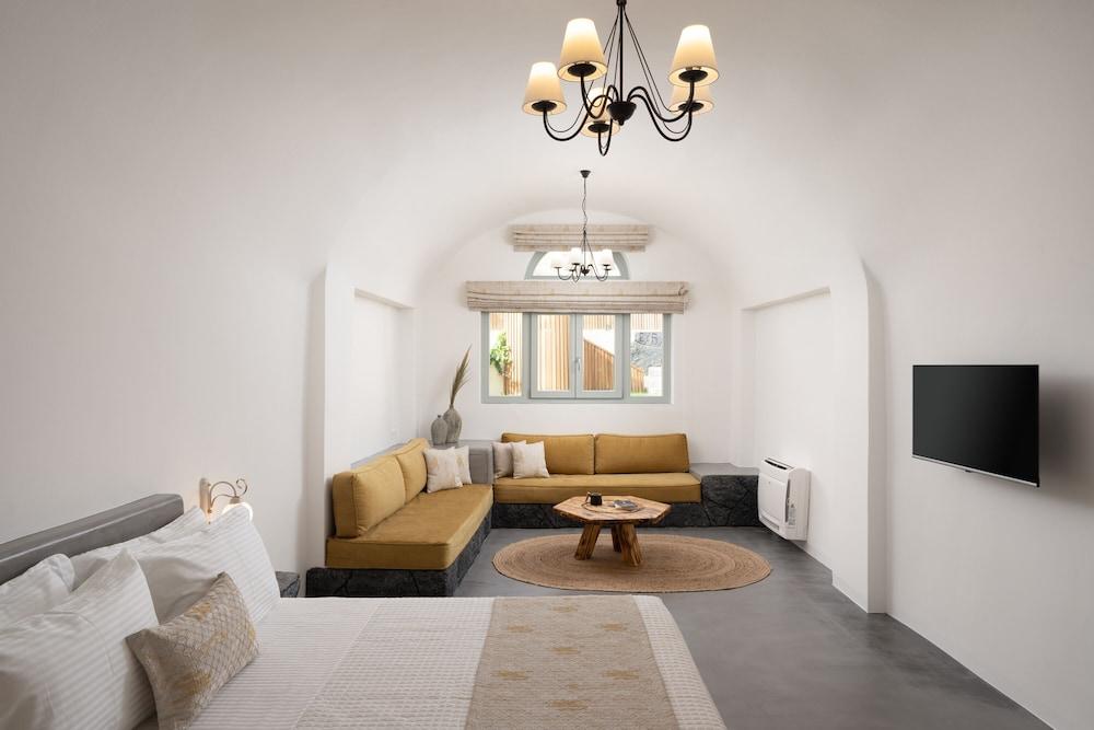 Black Occhio Villa 1