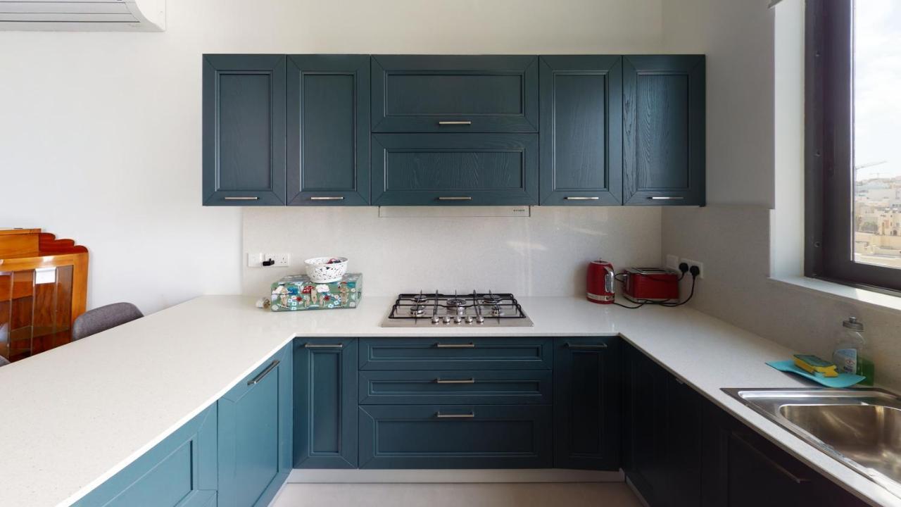 St Julians Central Luxury Apartment 2