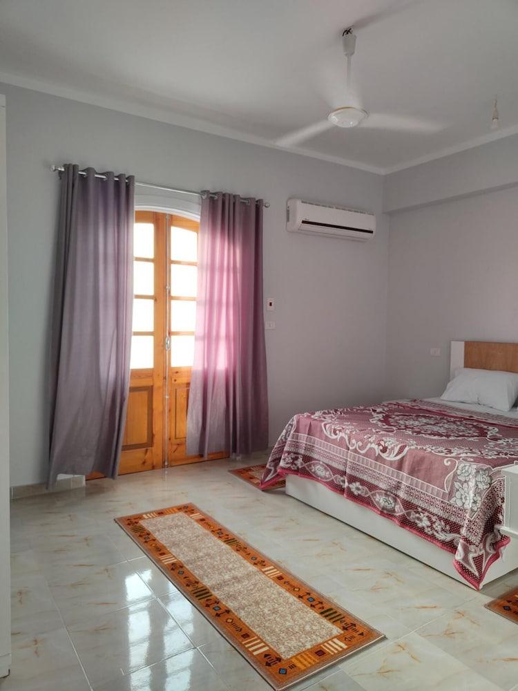 Lemon Tree Guest House And Swimming Pool 1