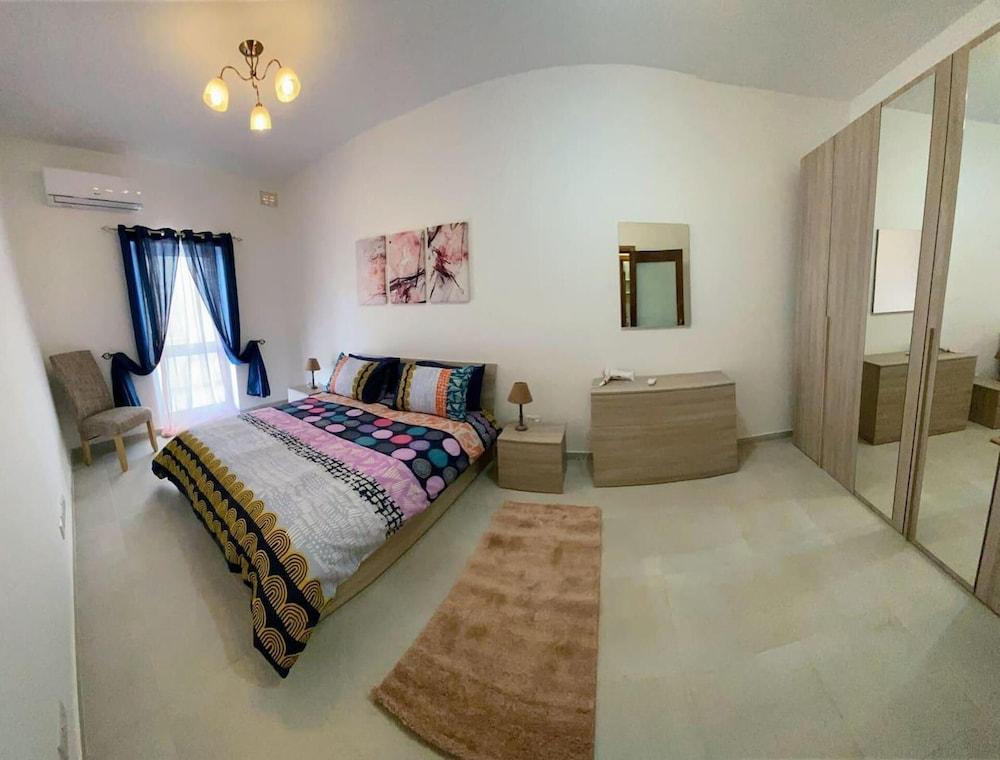 Charming And Chic - Kaylan Seaside Apartment 2 2