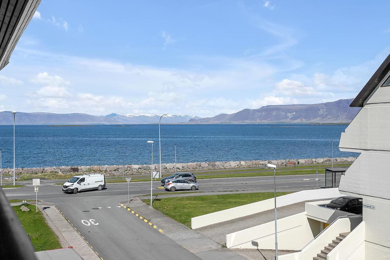 Charming, 2 Bedroom Seaside Apartment 1