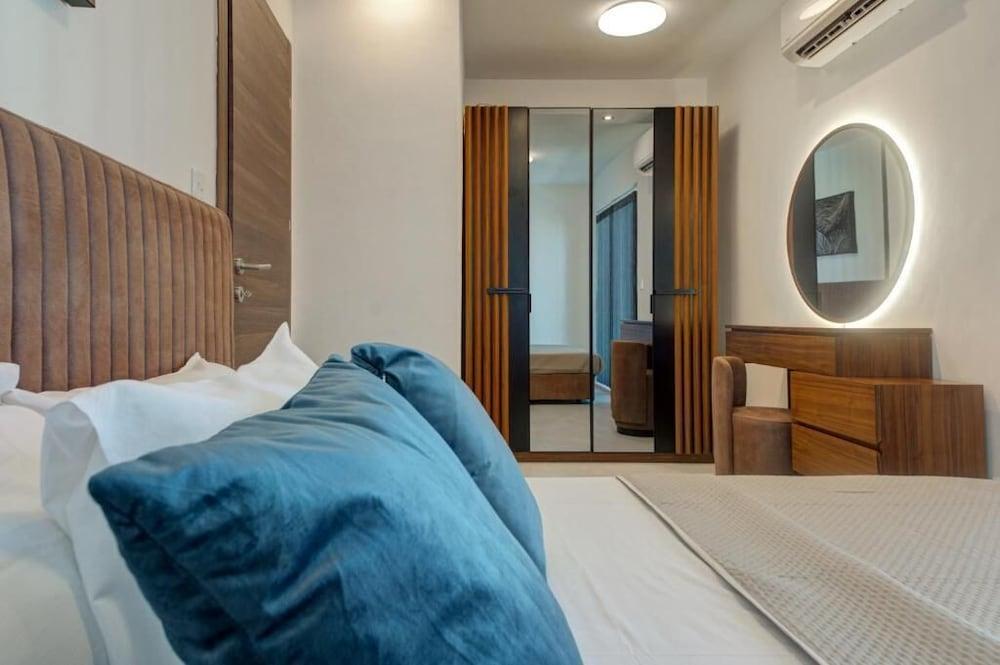 Central Apartments 1