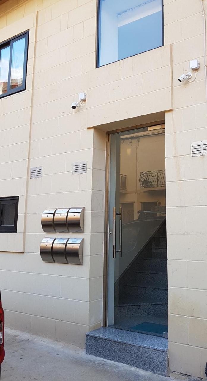 Sunrise Suites, Apt. 2