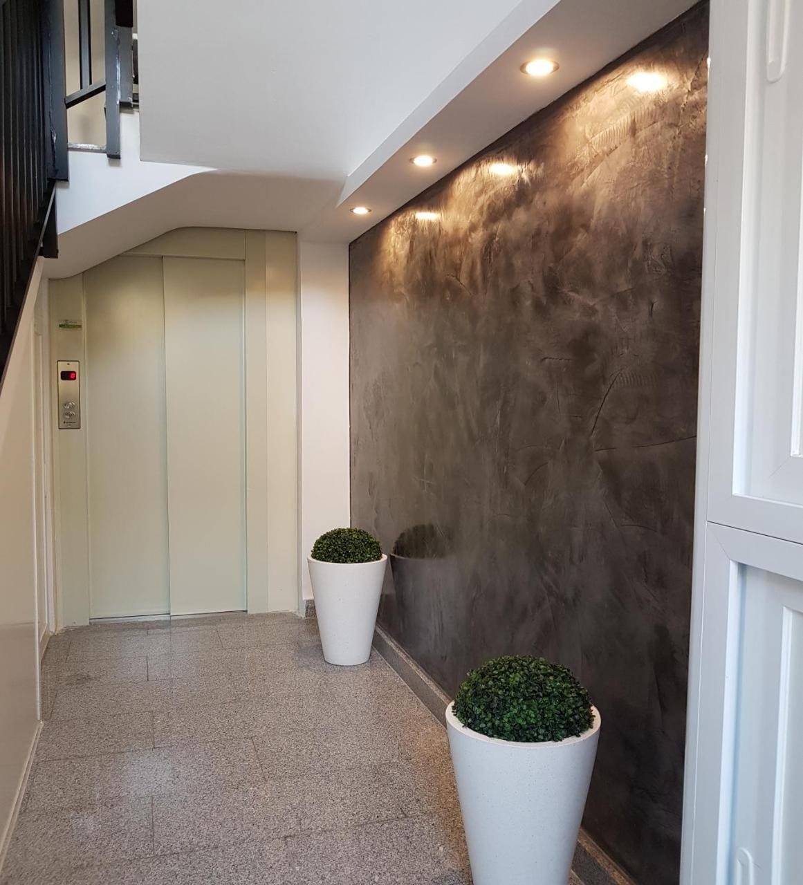 Sunrise Suites, Apt. 2 1