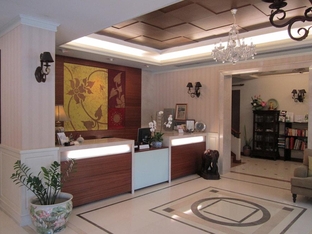 Aurum the River Place