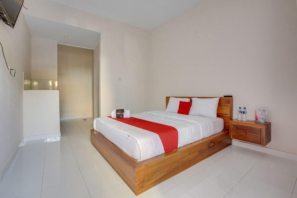 Reddoorz Near Mertasari Beach