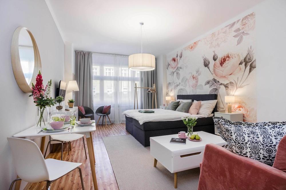 Apt Prague Ch. Bridge by Michal&Friends