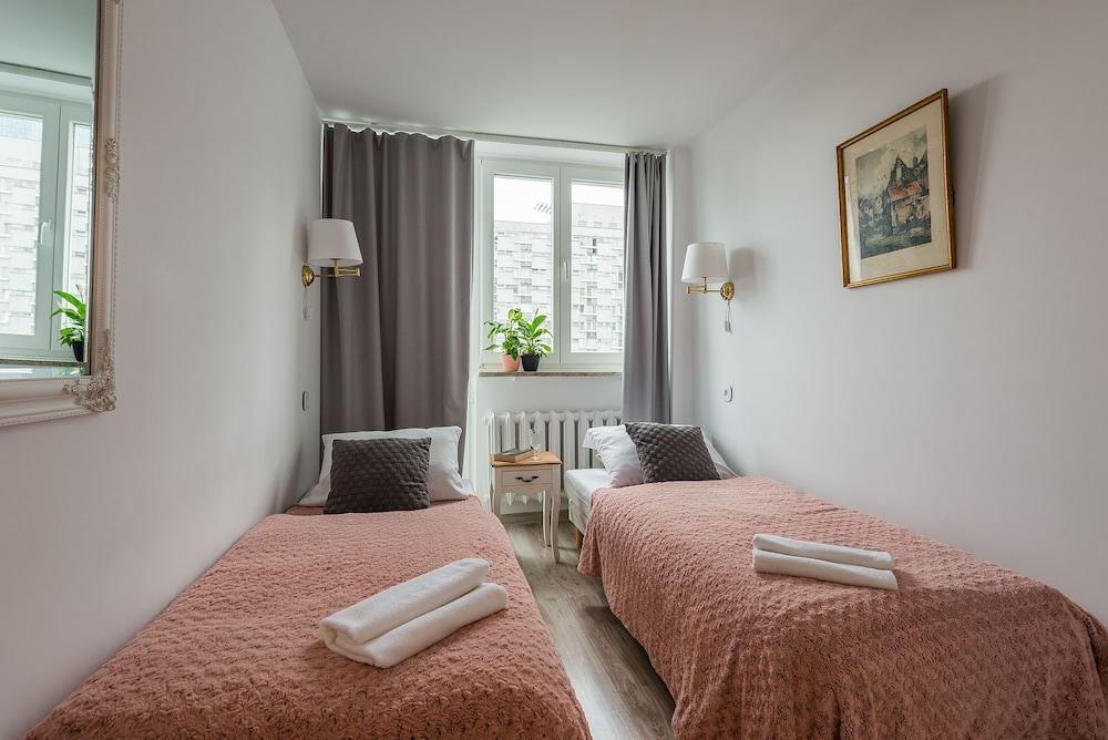 Unit Warszawa Centrum Room by Metro Rondo Onz