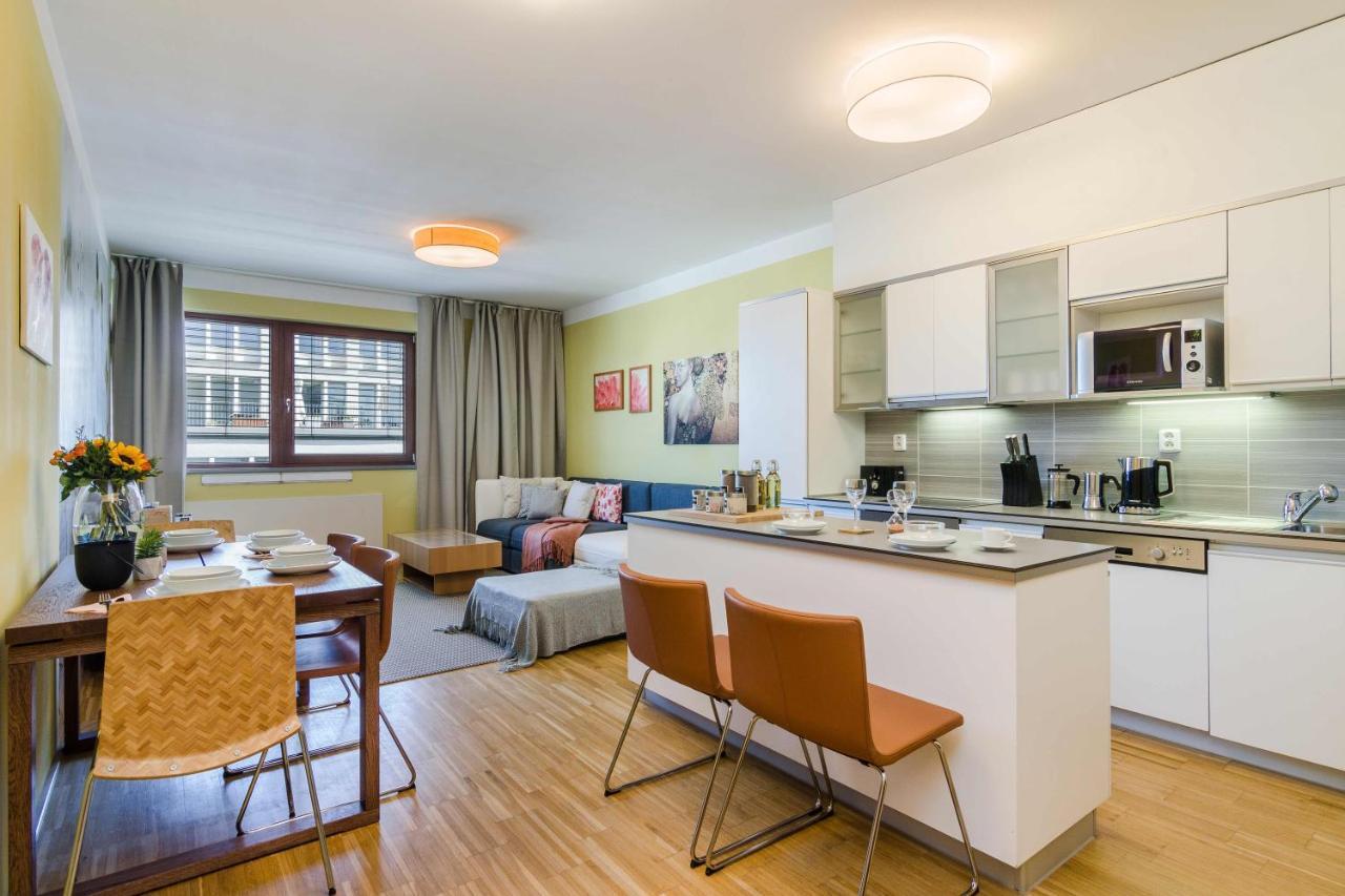 Luxury Center Apt Garage Parking by Michal&Friends