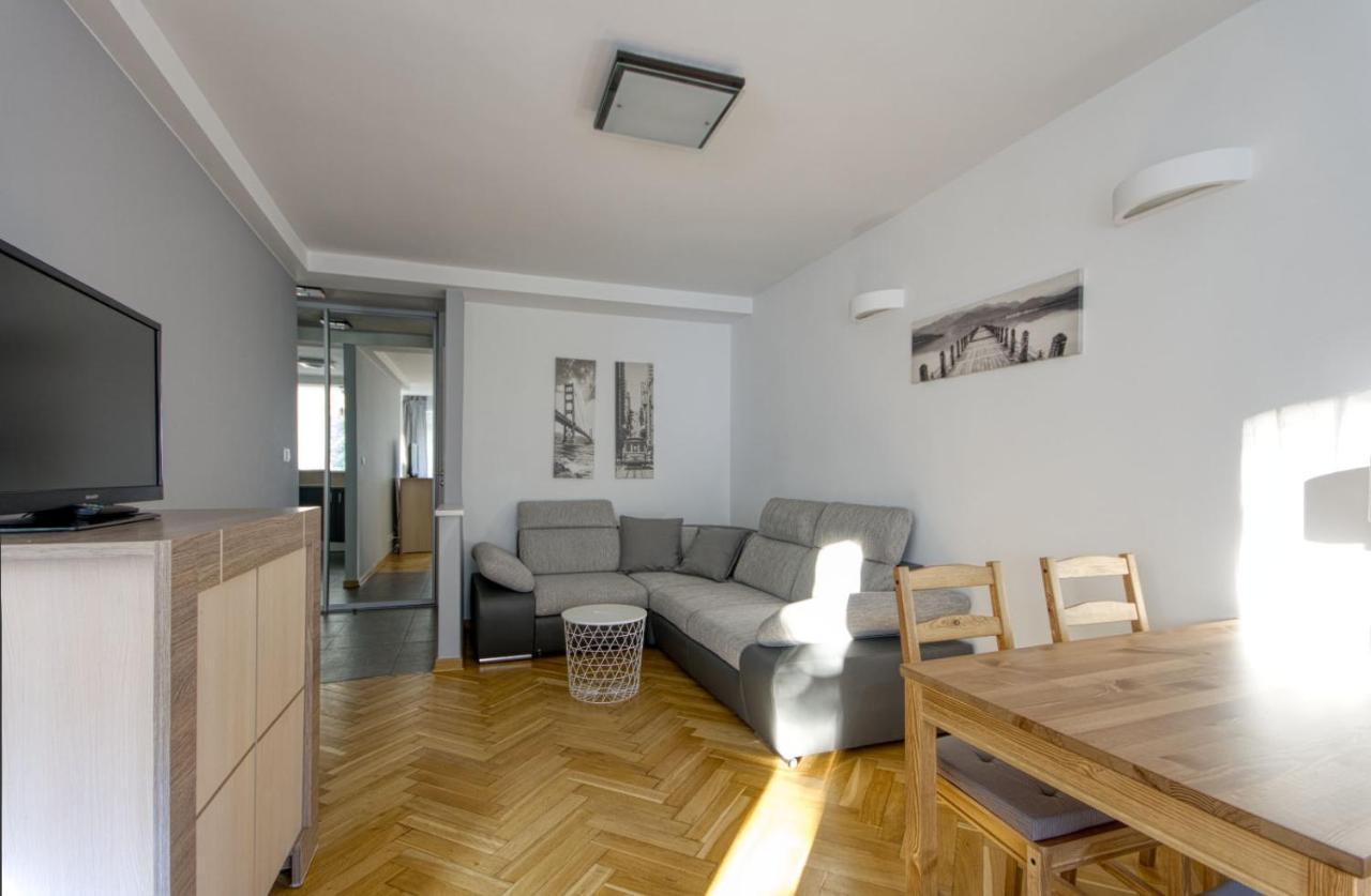 Aleja 3 Maja 7b by Homeprime