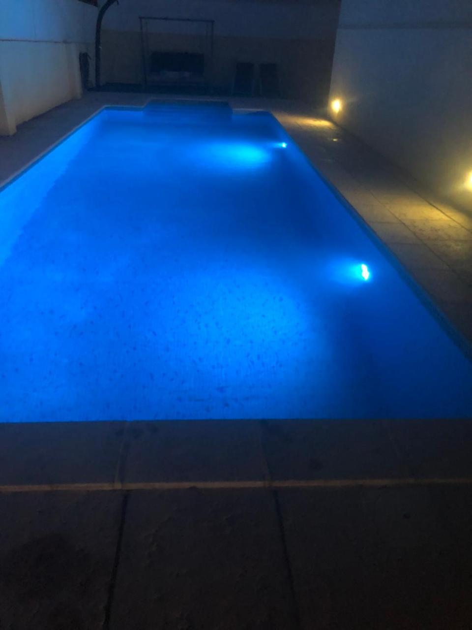 Casa Con Gran Piscina Particular Cerca Playa