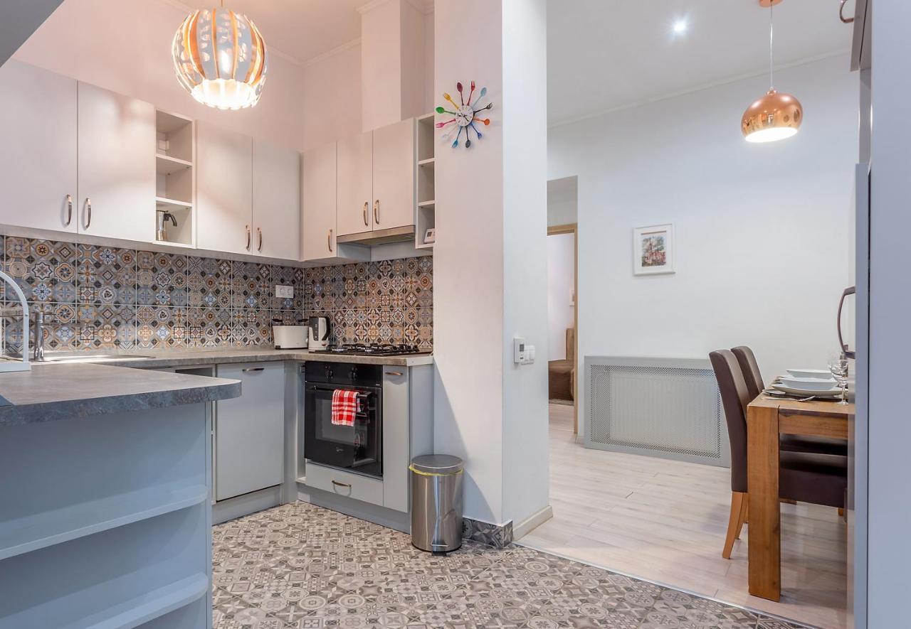 Goldcentral Apartment Dob