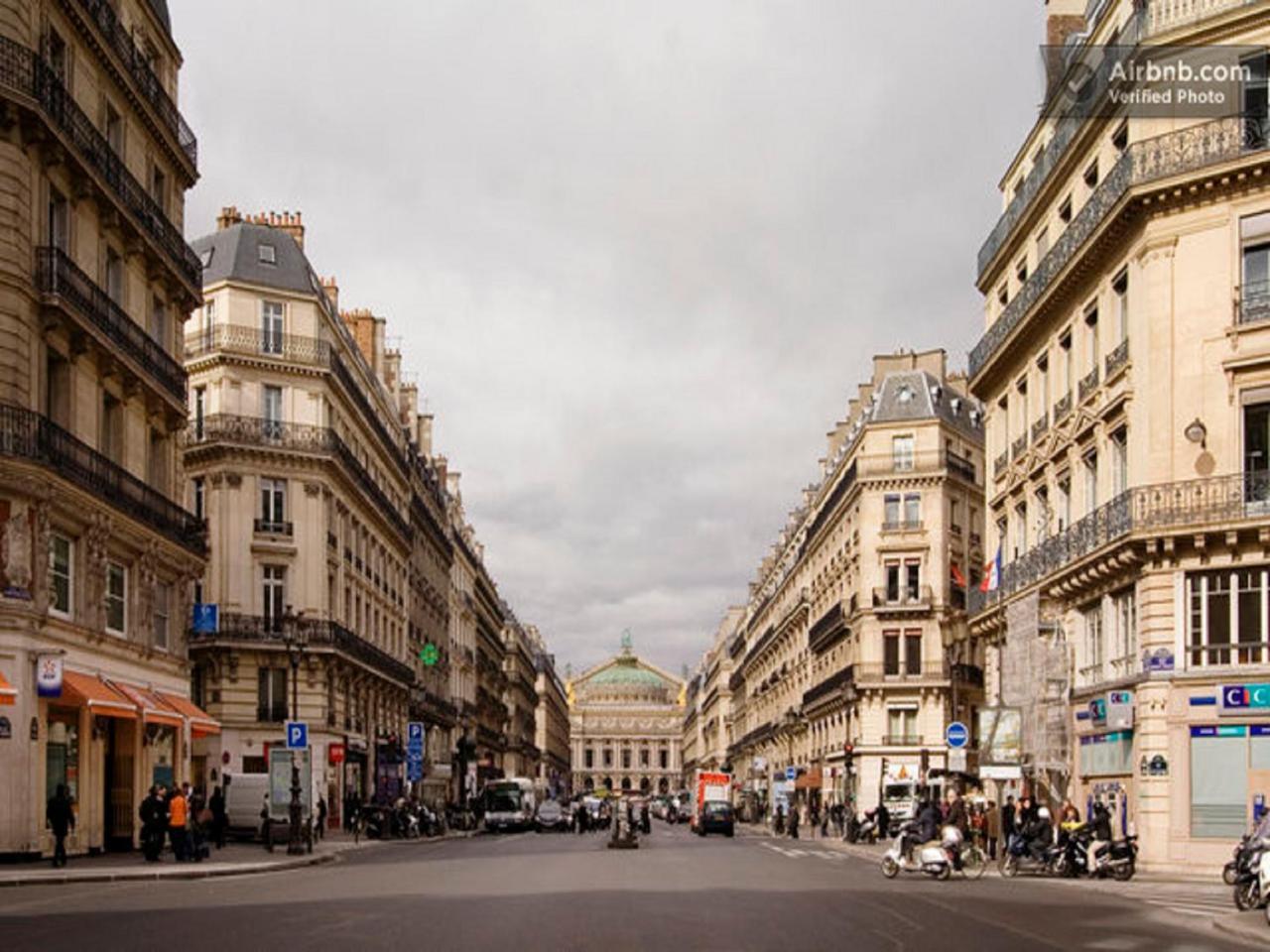 Sourdiere Louvre Vendome with AC