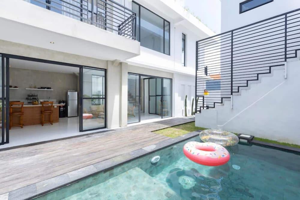 4br Luxe Pool Villa Canggu Near Finns