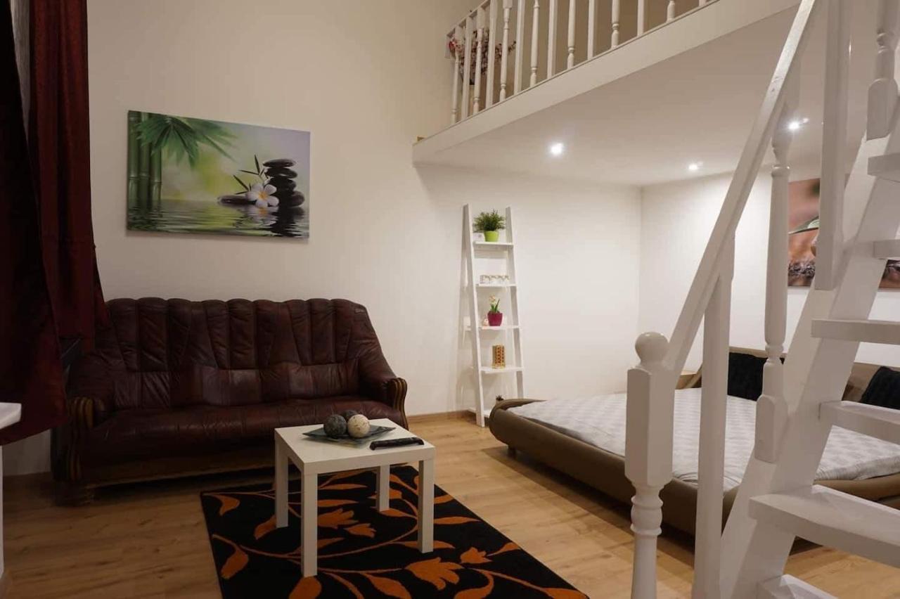 Lovely 1 Bedroom Flat with Central Location