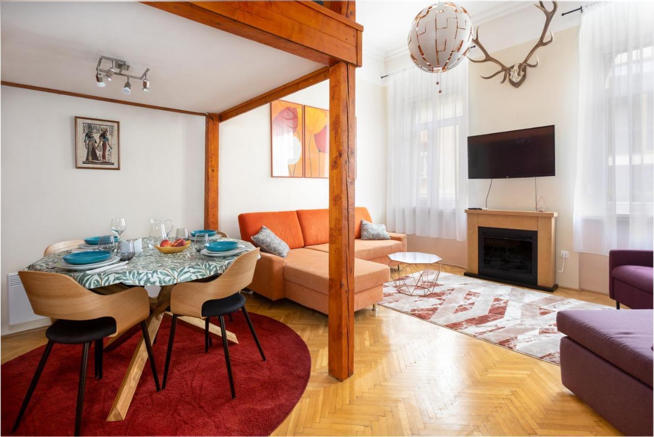 Central Design Apartment