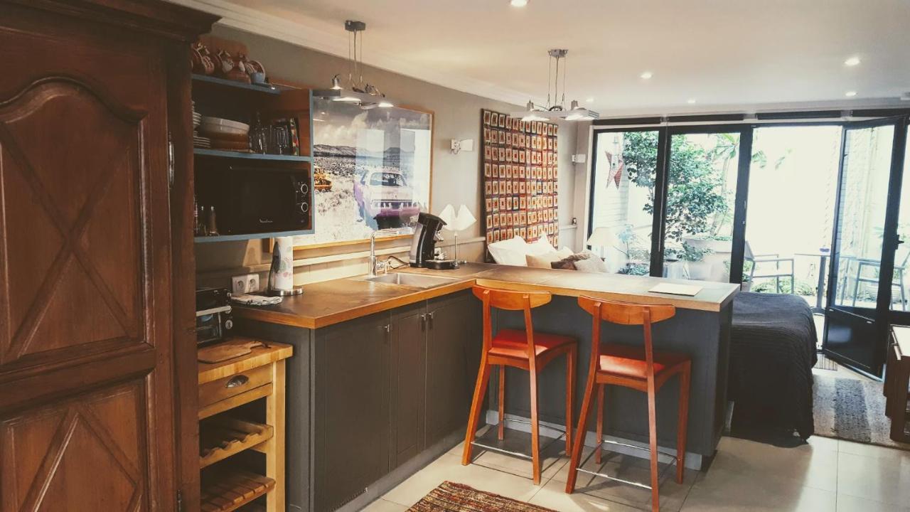 Square Studio (Adults Only)