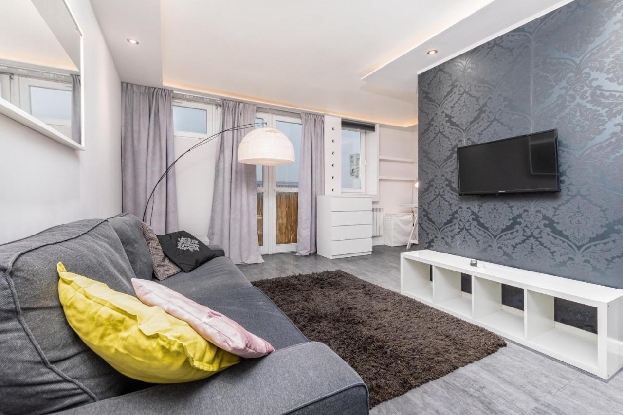 Grzybowska 16/22 by Homeprime